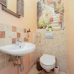 Spacious With Parking By Renters Appartamento Varsavia