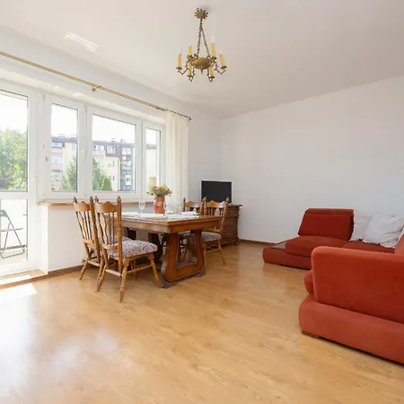 Spacious With Parking By Renters Warsaw