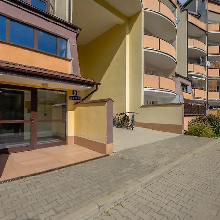 Spacious With Parking By Renters Apartamento *