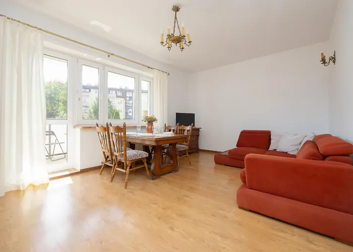 Spacious With Parking By Renters Warsaw