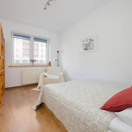 Spacious With Parking By Renters דירה