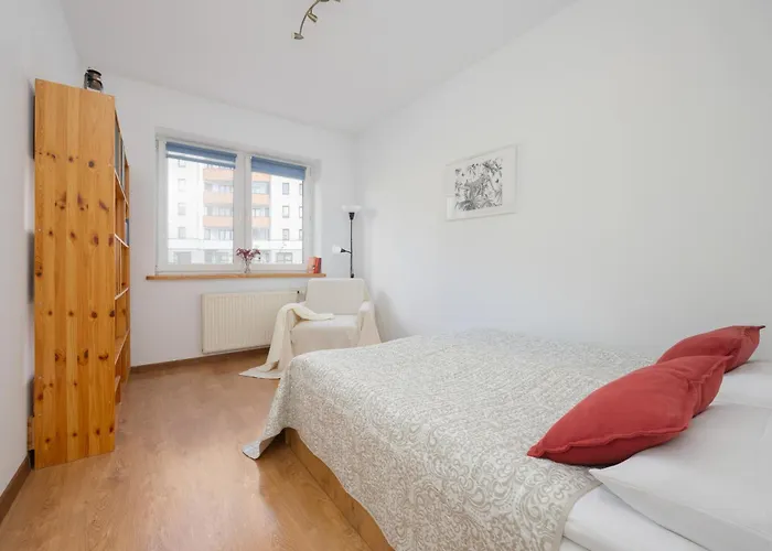 Spacious With Parking By Renters Apartament