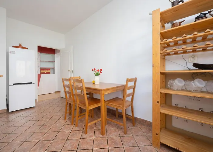 Spacious With Parking By Renters Apartament Warszawa