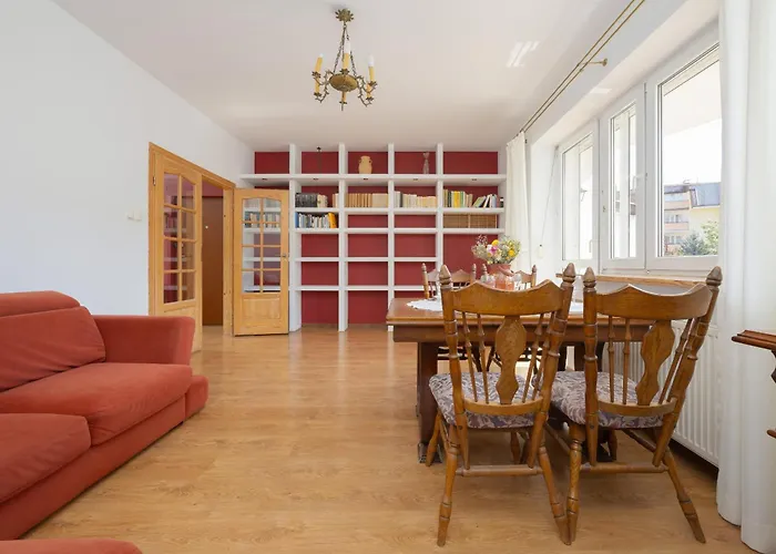 Spacious With Parking By Renters * Warszawa